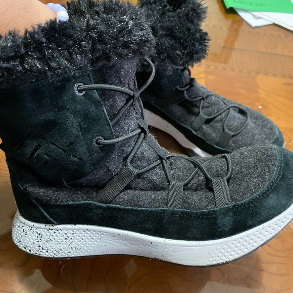 Sperry woman’s boot size 6 - Picture 3 of 5